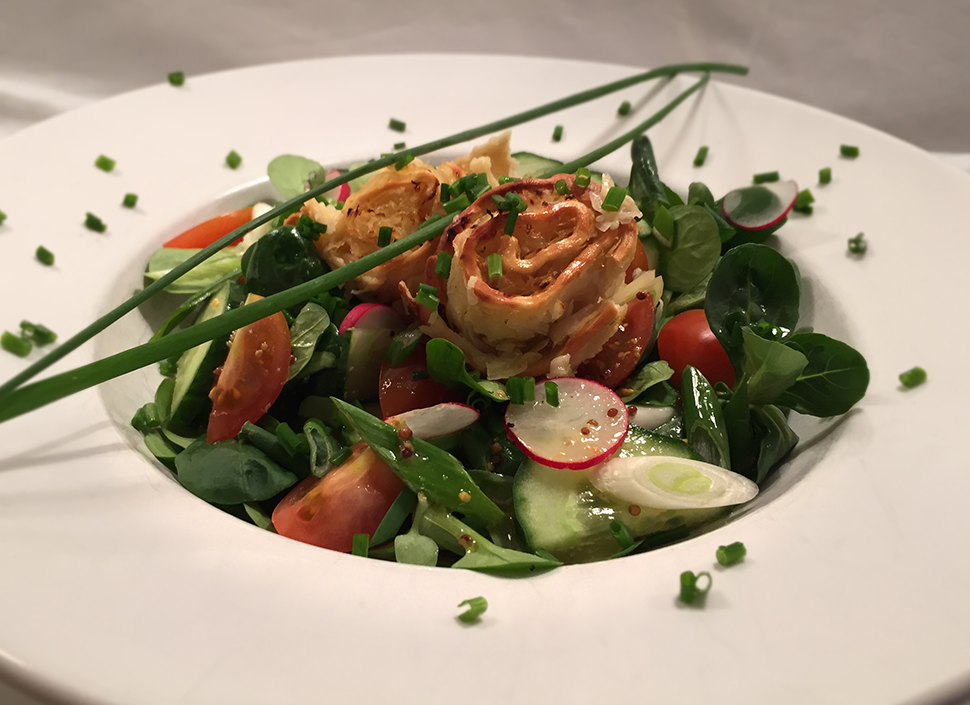 » Schwäbische Krautkrapfen mit Salat